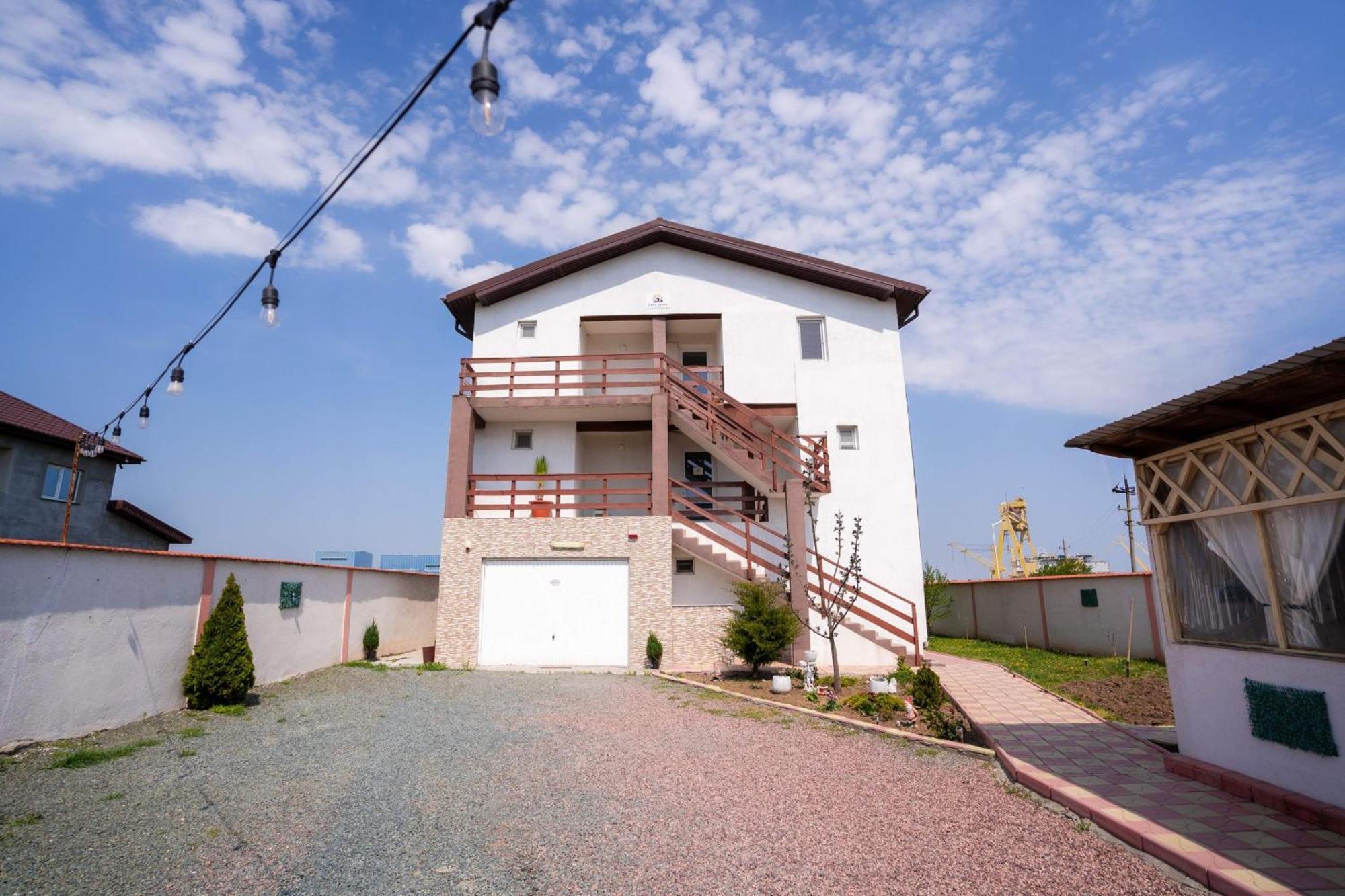 ホテル Casa Irina 2Mai ドウア・マ エクステリア 写真